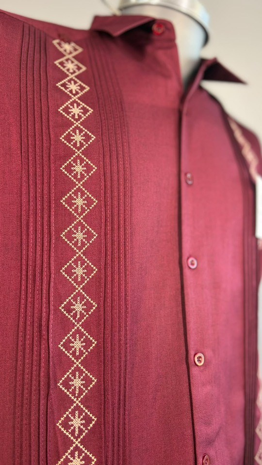 Guayabera chipre vino manga larga - Llaguno Boutique