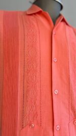Guayabera deshilada rosa - Llaguno Boutique