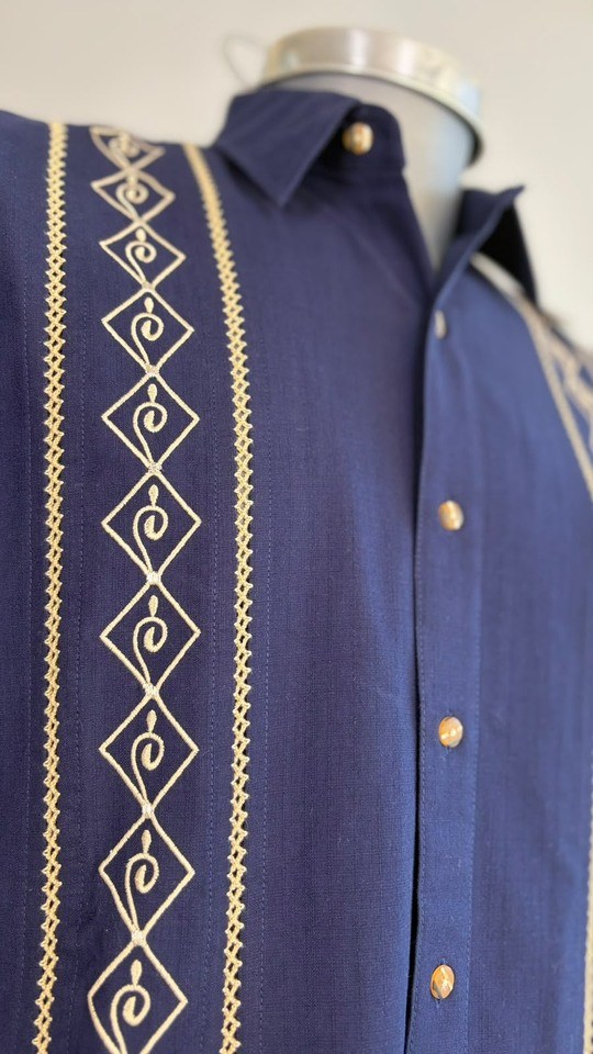 Guayabera manul azul marino - Llaguno Boutique