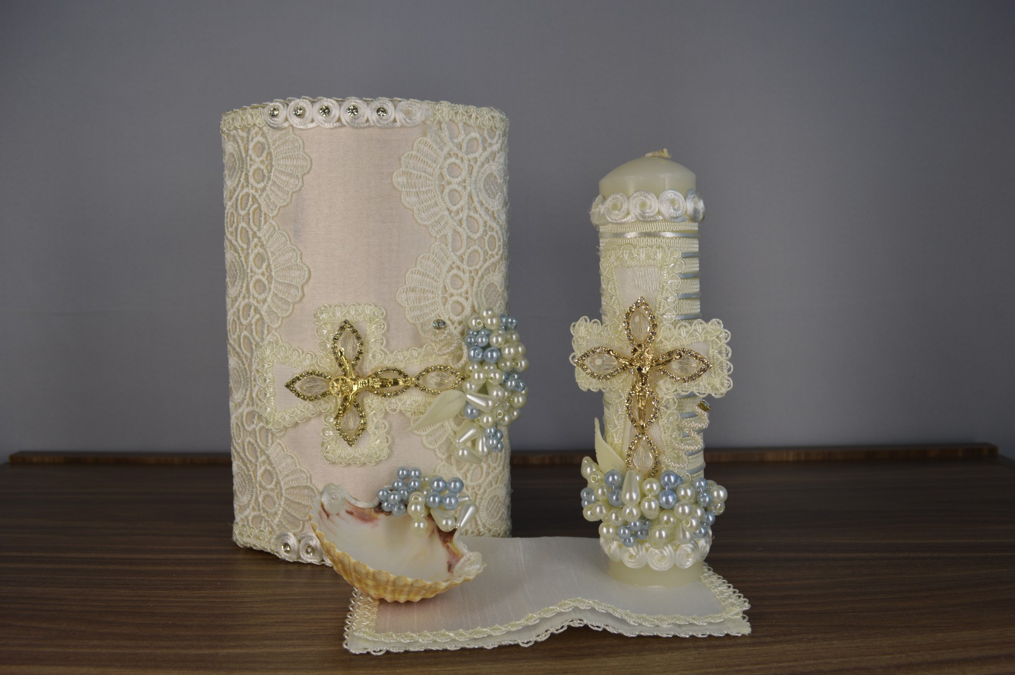 Kit de baúl de bautizo con crucifijo dorado, encaje y perlas azules